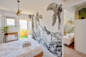 1 slaapkamer, een bureau, een strijkplank/strijkijzer, wifi