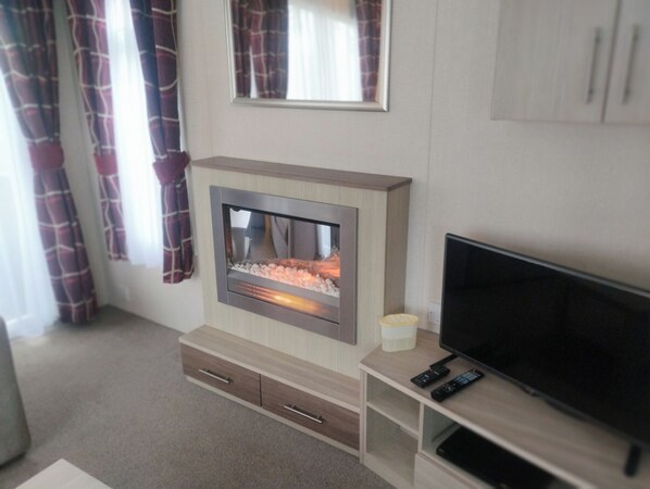 Interior - Comfy Golf Course View at Lilliardsedge (Jedburgh)