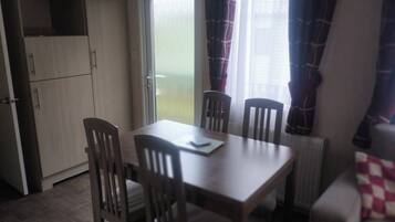 Cabin | Dining