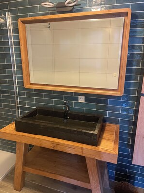 Douche, séchoir à cheveux