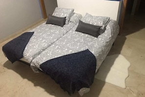 Classic Twin Room | Free WiFi - HOTEL RESTAURANTE ATALAYA (Fuentiduena de Tajo)
