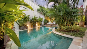 Outdoor pool, sun loungers