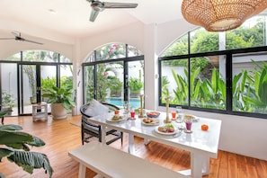 In-room dining - Villa Roma (Seminyak)