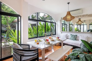 In-room dining - Villa Roma (Seminyak)