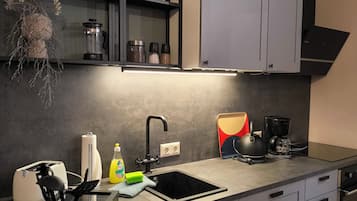 Studio, 1 Bedroom, Smoking, Patio | Interior