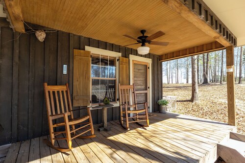 Rusty Ridge – A Cozy Cottage Retreat in the Woods