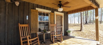 Rusty Ridge – A Cozy Cottage Retreat in the Woods