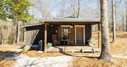 Rusty Ridge – A Cozy Cottage Retreat in the Woods