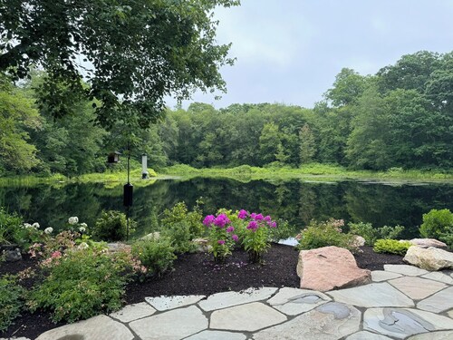 Charming 3-bedroom cottage with WiFi, AC in Rochester