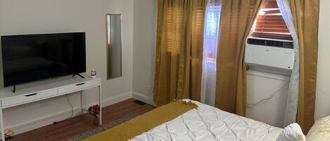 3 chambres, fer et planche à repasser, Wi-Fi, draps fournis