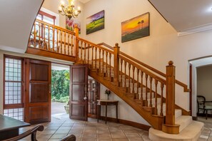 Superior House, Non Smoking, Golf View | 4 bedrooms, iron/ironing board, free WiFi - Selborne Golf Estate First Private Stays (Pennington)