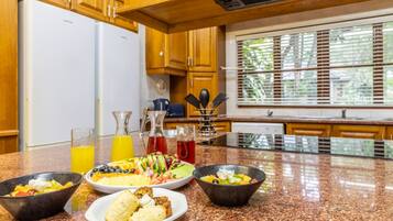Superior House, Non Smoking, Golf View | Private kitchen