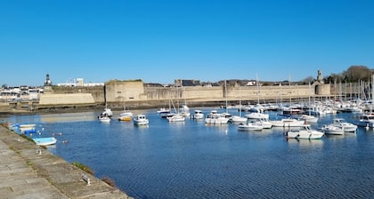 Beautiful garden apartment close to everything in Concarneau