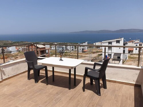 Charming 3-bedroom villa in wonderful Izmir with AC, WiFi