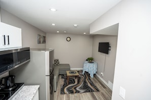 Interior - Cozy Basement Suite in Regina (Regina)