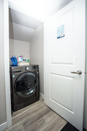 Interior - Cozy Basement Suite in Regina (Regina)