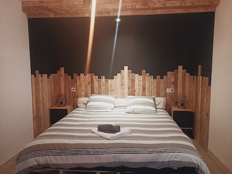2 室のベッドルーム、WiFi、ベッドシーツ. Le Hangar de Mamie small country cottage