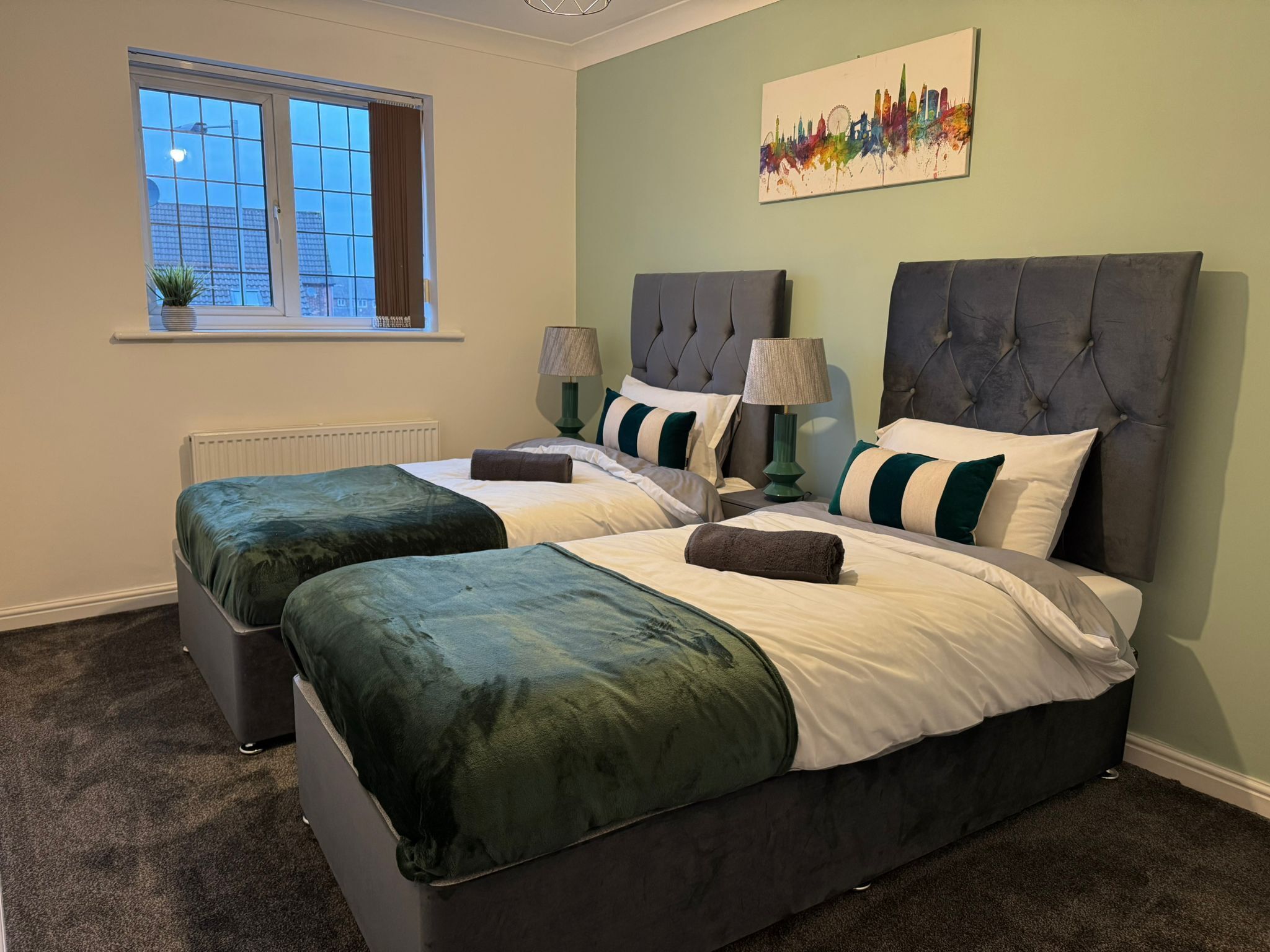 4 bedrooms, iron/ironing board, WiFi, bed sheets