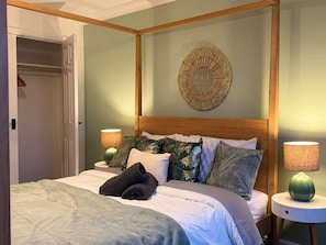 4 dormitorios, tabla de planchar con plancha, wifi y ropa de cama