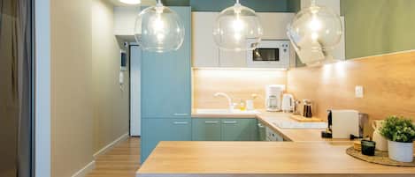 Appartement Supérieur | Cuisine privée | Grand réfrigérateur, four, plaque de cuisson, machine à expresso