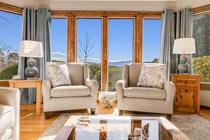 Smart TV, fireplace, DVD player, books