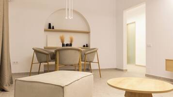 Apartment, 1 Queen Bed, Kitchen | Private kitchen | Fridge, microwave, oven, stovetop