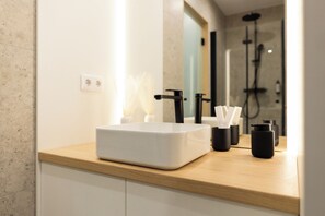 Bathroom - Royalton Suites (Cluj-Napoca)