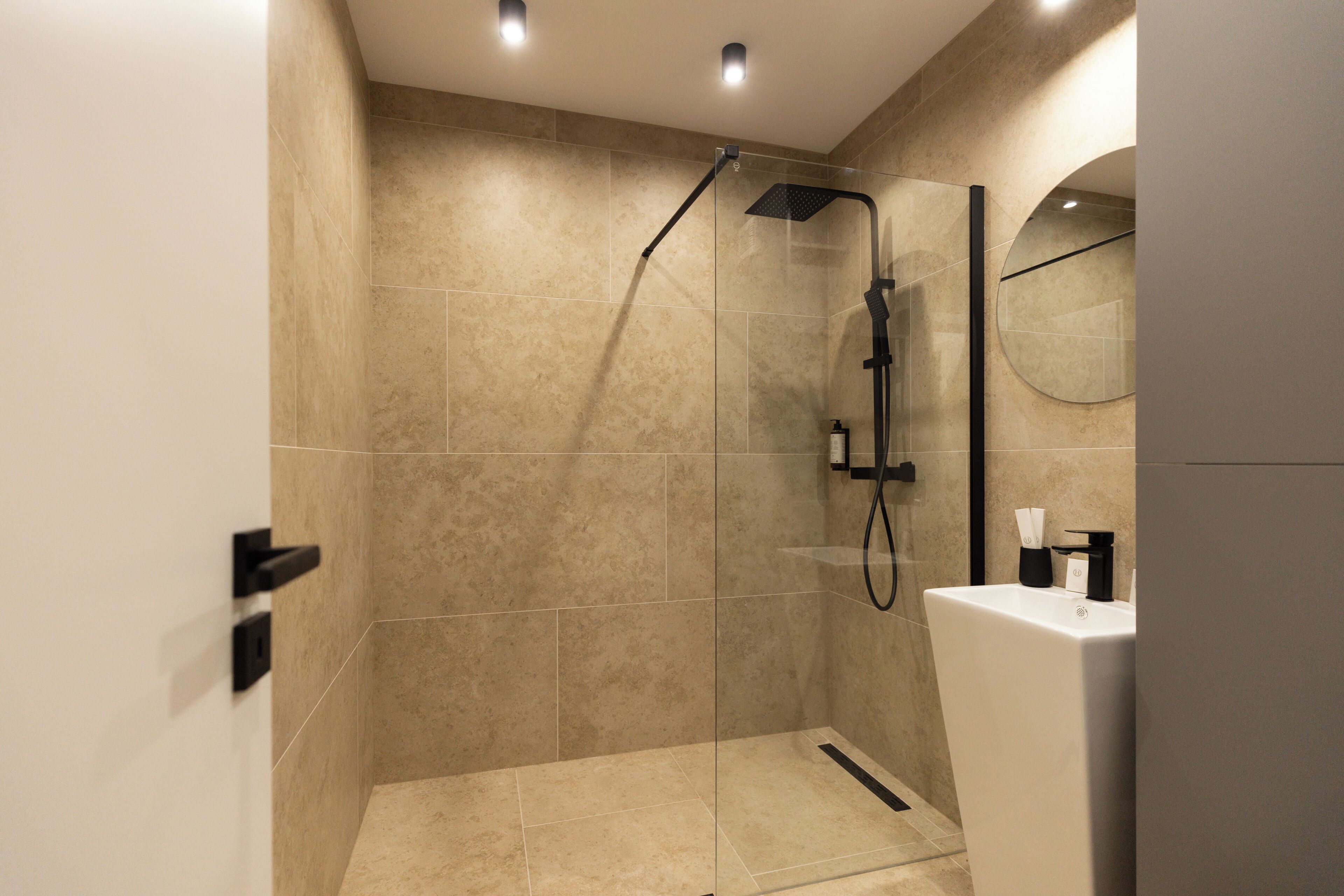 Apartment, 2 Bedrooms, Balcony | Bathroom | Shower, free toiletries, hair dryer, slippers