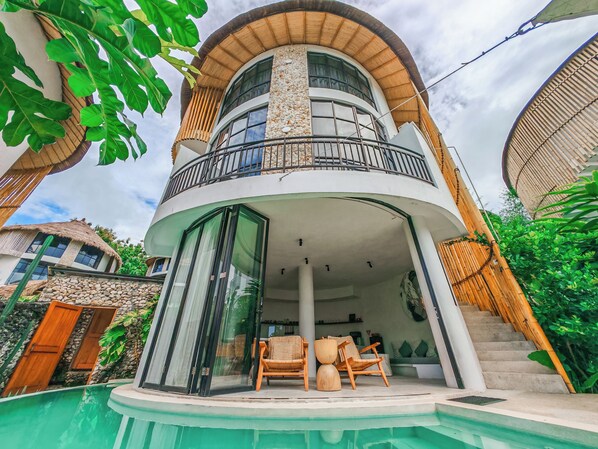 Villa, 3 chambres, piscine privée, vue mer | Coffres-forts dans les chambres, fer et planche à repasser