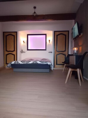 1 habitación, wifi y ropa de cama