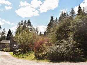 House | Property grounds - Red Squirrel Haven 2BR House - Sleeps 4 - Parking (Hawes)