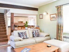 House | Living area - Red Squirrel Haven 2BR House - Sleeps 4 - Parking (Hawes)