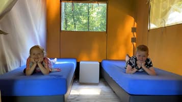 Rumah | 2 kamar tidur dan dilengkapi dengan perabotan berbeda-beda