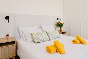 2 bedrooms, desk, iron/ironing board, WiFi - Sliema Stylish Penthouse with Rooftop Pool & BBQ (Tas-Sliema)