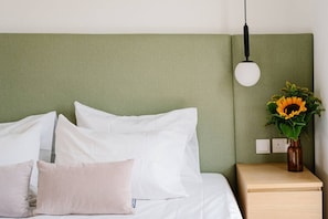 1 slaapkamer, een bureau, een strijkplank/strijkijzer, wifi