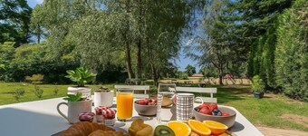 Charming little cottage, ideal for families.