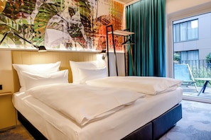 Room, Terrace (THE ONE) | Desk, free WiFi, bed sheets - Motel One Wien-Donau City (Vienna)