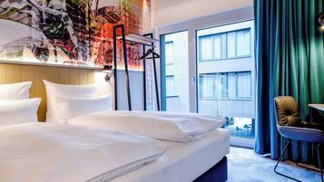 Room (THE ONE) | Desk, soundproofing, WiFi (free), bed sheets