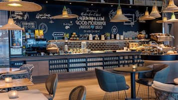 Daily buffet breakfast (EUR 17.90 per person)