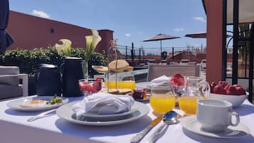 Tägliches inbegriffenes großes Frühstück