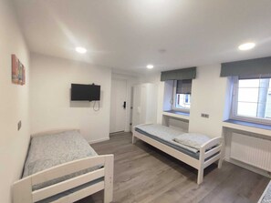 2 bedrooms, WiFi, bed sheets