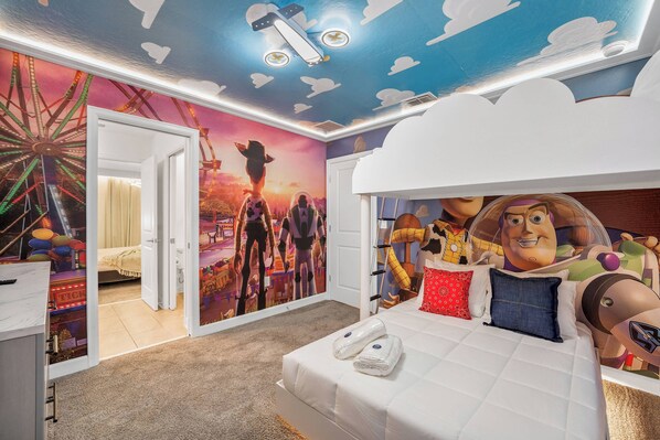 7 habitaciones, tabla de planchar con plancha, cuna de viaje y wifi 