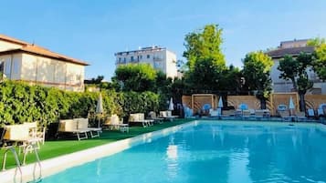 Seasonal outdoor pool