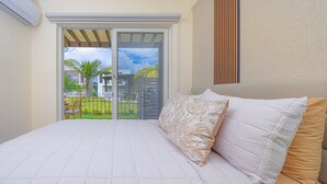 Seprai premium, tempat tidur Select Comfort, dan brankas
