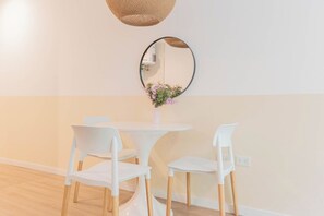 Studio Confort, vue ville | Coin séjour