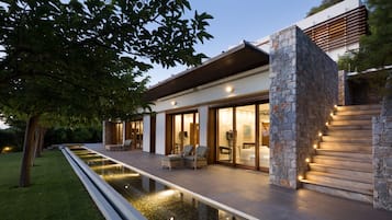 Casa | 5 quartos, escrivaninha, quartos à prova de som