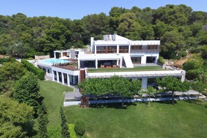 Ferienhaus | 5 Schlafzimmer, Schreibtisch, schallisolierte Zimmer, Internetzugang
