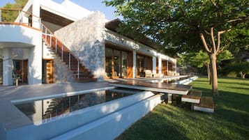 Casa | 5 quartos, escrivaninha, quartos à prova de som