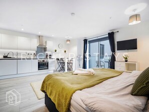 1 Schlafzimmer, Schreibtisch, Bügeleisen/Bügelbrett, kostenloses WLAN