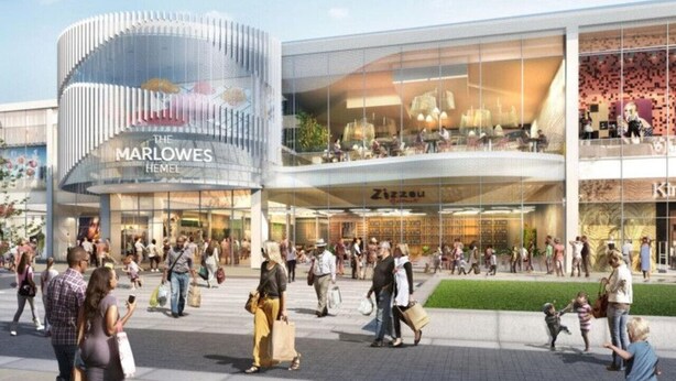 A modern shopping center with The Marlowes Hemel and Zizzi.